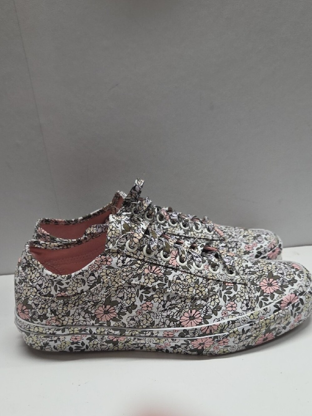 Vans Floral Lace-Up Women's Sneakers in Pink and White Size 9.5 - Picture 3 of 7